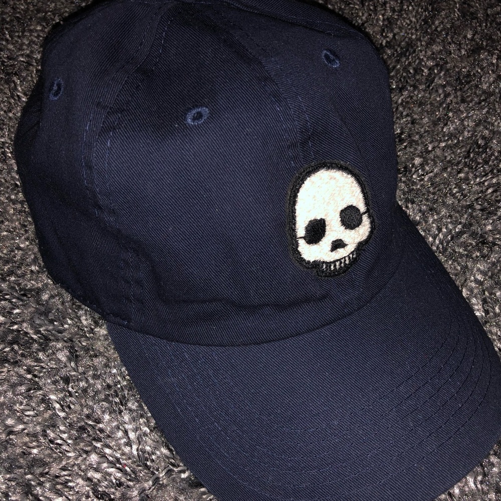 BRANDY MELVILLE HAT